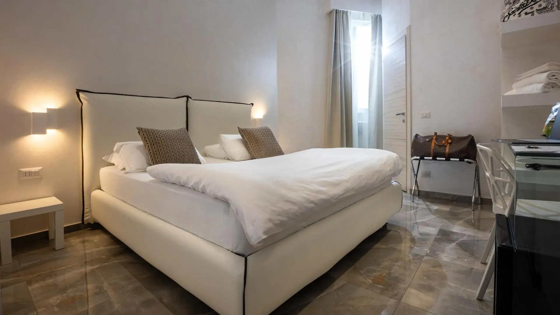 Dolcevitasuite Rome 0*,